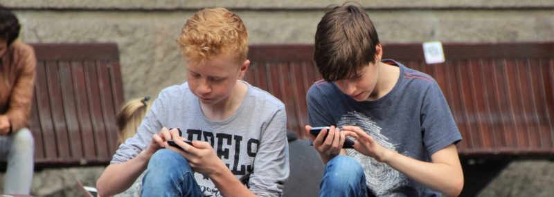 children affected by smart phone syndrome